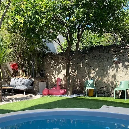 Unique : Vieil Piscine Et Jardin Антиб
